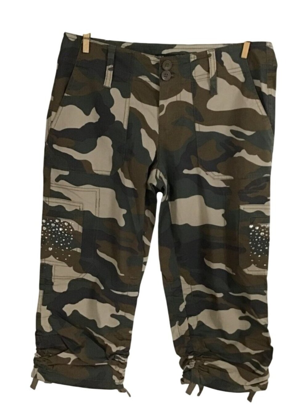 INC International Concepts Size 4 Camouflage Studded Cargo Crop Pants